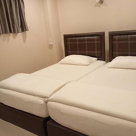 Ninaguesthouse Bangkok Zewnętrze zdjęcie