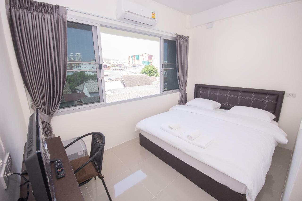 Ninaguesthouse Bangkok Zewnętrze zdjęcie