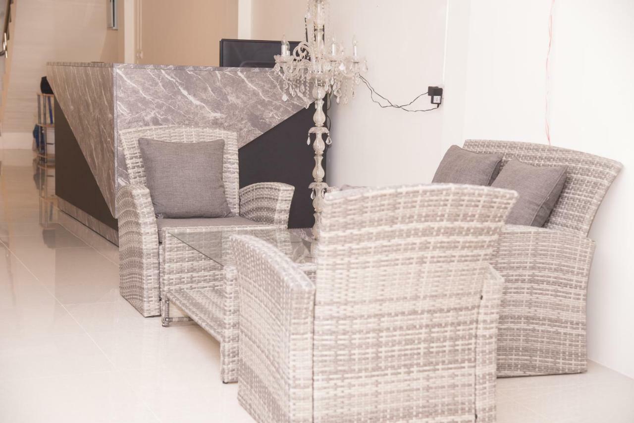Ninaguesthouse Bangkok Zewnętrze zdjęcie